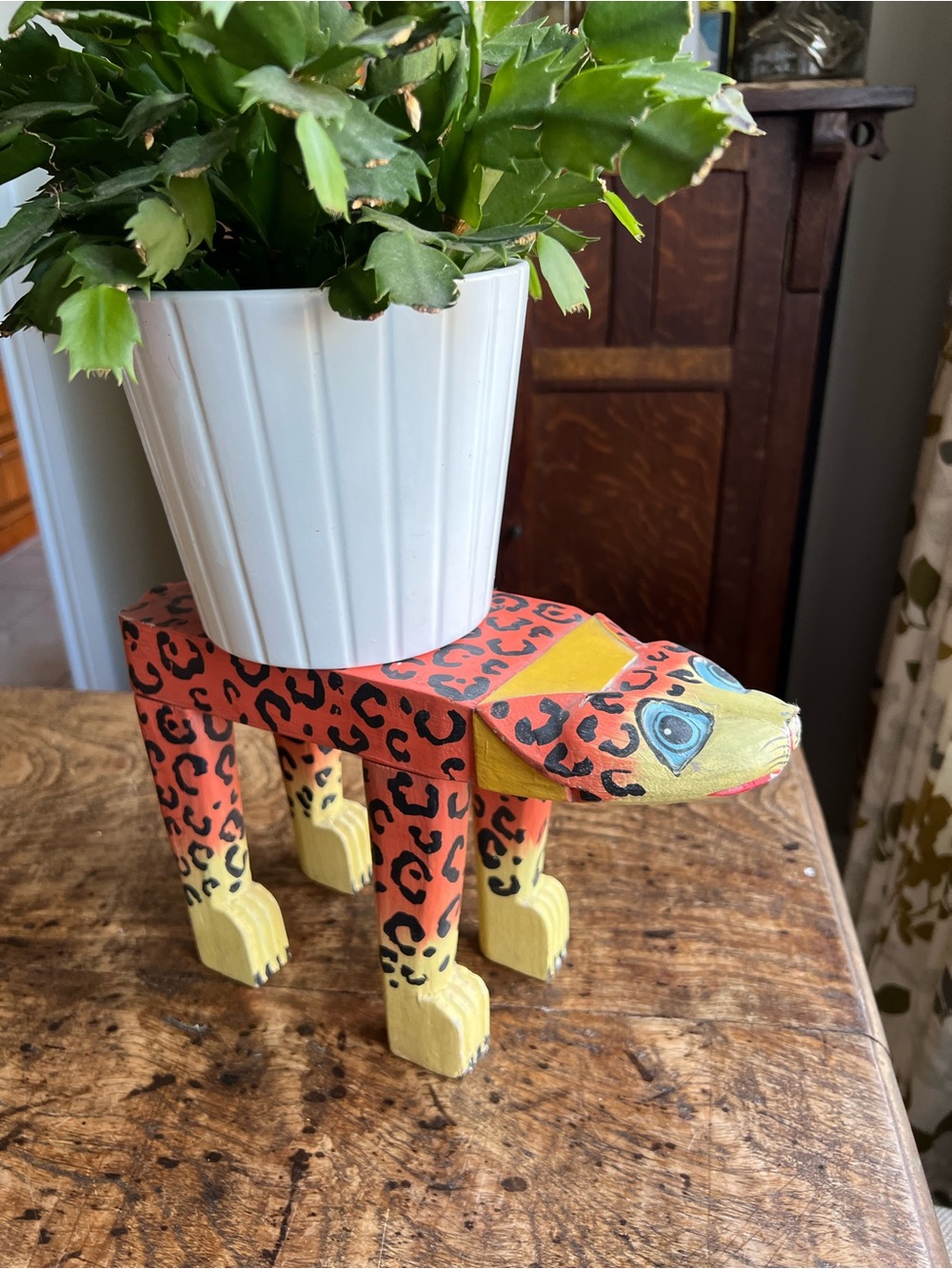 Vintage Indonesian hand carved cat wood side table plant stand